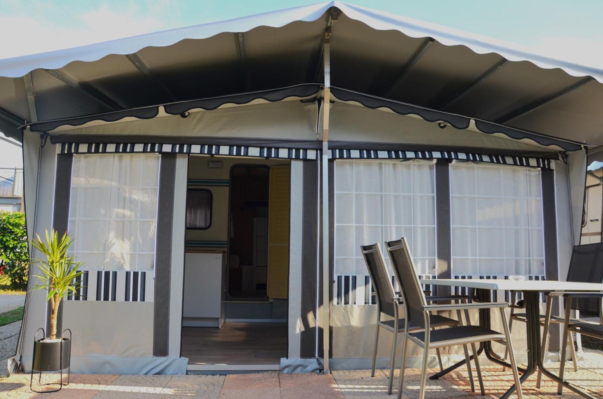 Camping Italia 90 Caravans Domaso Exterior photo